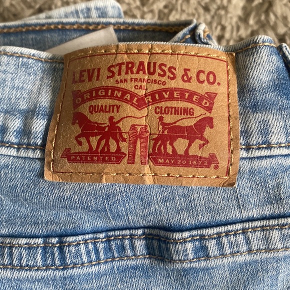 Womens Levi - Picture 3 of 3